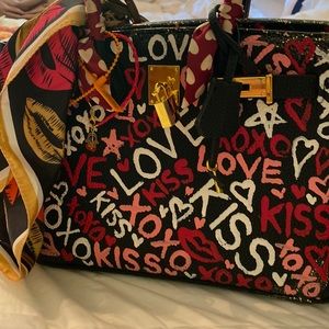 NWTs  love tote bag!